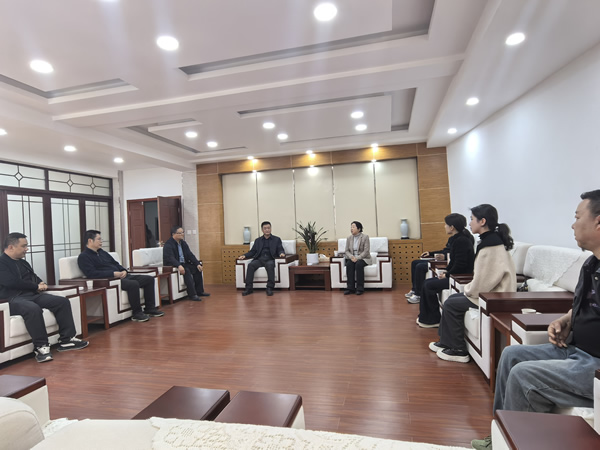 隴運集團潤華旅游客運公司、晟游天下旅行社與隴南師范學院歷史文化與旅游學院達成見習合作意向